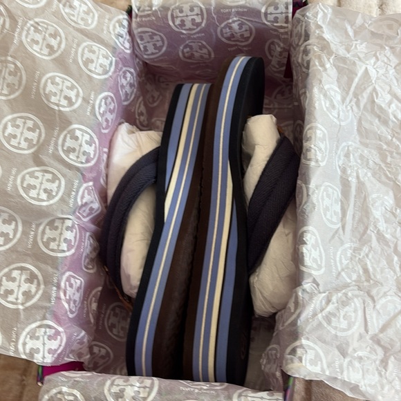 TORY BURCH CANVAS FLIP-FLOP - Picture 8 of 9